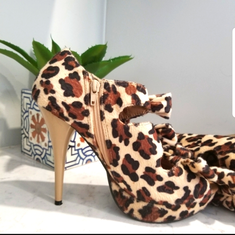 👡 ANIMAL PRINT PLATFORM HEELS